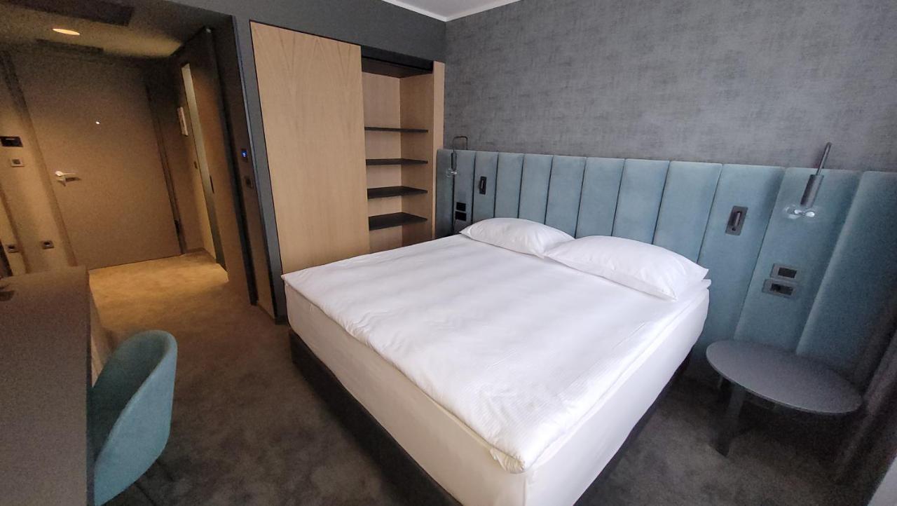 Elegans Hotel Brdo Kranj Exterior photo